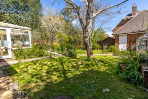 Photo 19- click for photo gallery